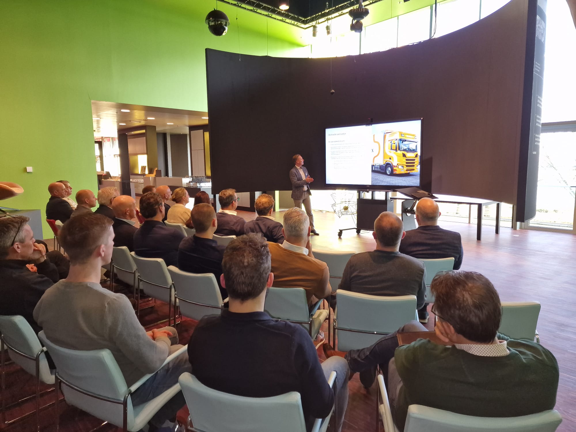Borrel met veel Eigenaren en CEO’s van Noord-Limburgse maakbedrijven